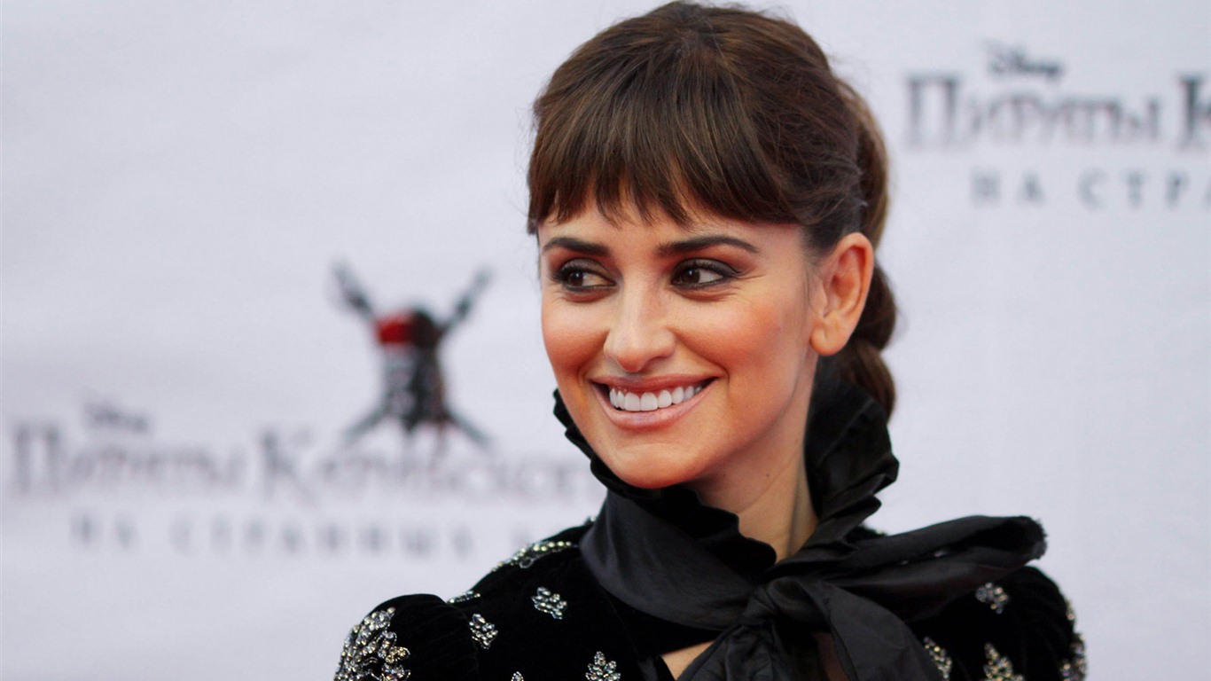 Penelope Cruz 佩内洛普·克鲁兹 高清壁纸16 - 1366x768