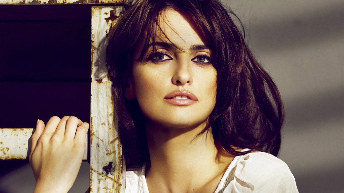 Penelope Cruz HD tapety na plochu #24 - 1366x768