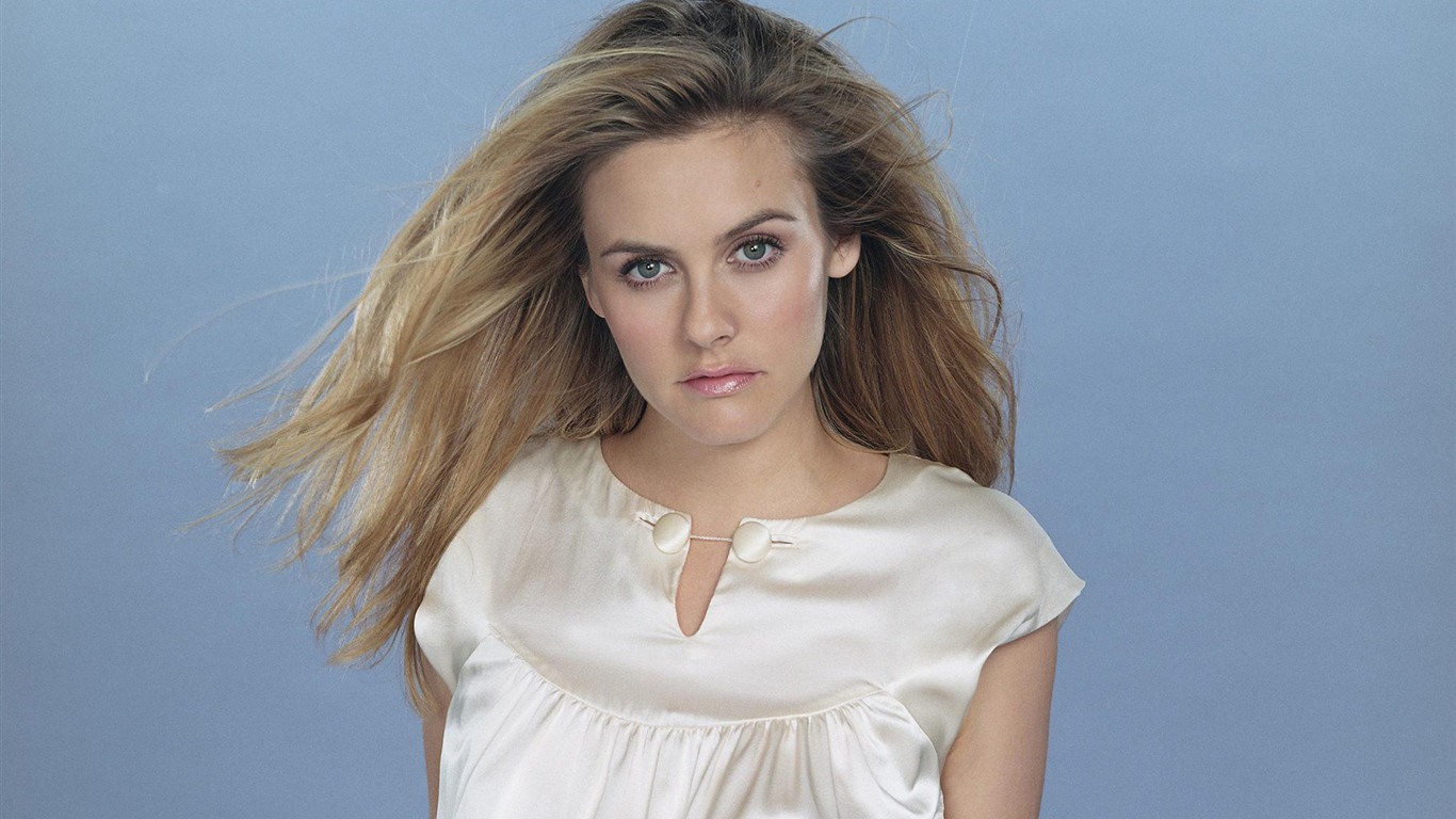 Alicia Silverstone hermosos fondos de pantalla #8 - 1366x768