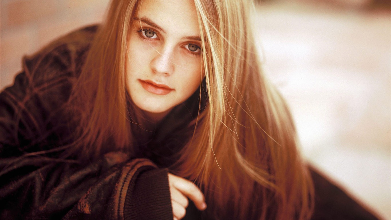 Alicia Silverstone hermosos fondos de pantalla #27 - 1366x768