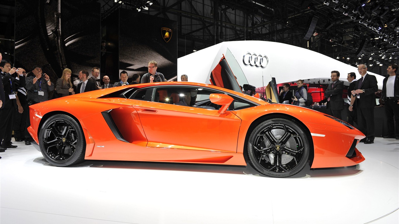 2012 Lamborghini Aventador LP700-4 蘭博基尼高清壁紙 #37 - 1366x768