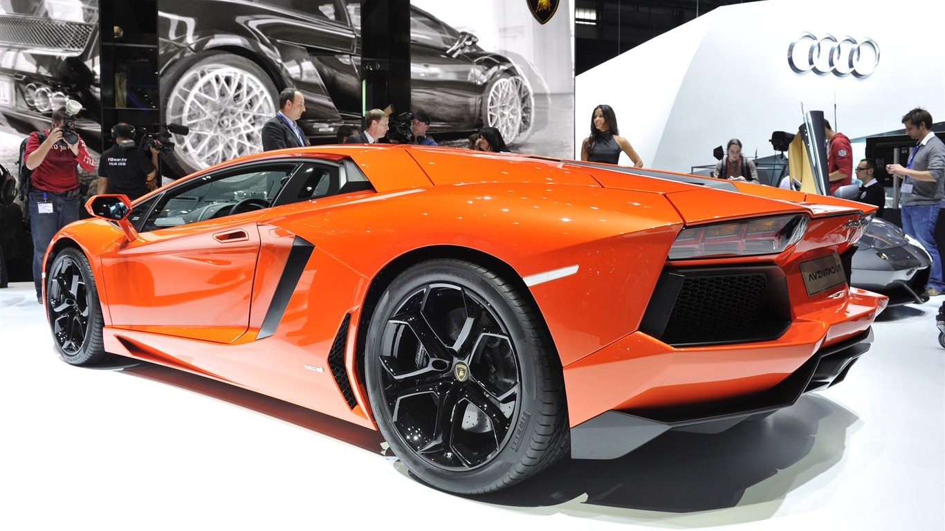 2012 Lamborghini Aventador LP700-4 蘭博基尼高清壁紙 #39 - 1366x768