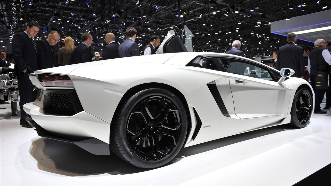 2012ランボルギーニAventador LP700-4 HDの壁紙 #42 - 1366x768