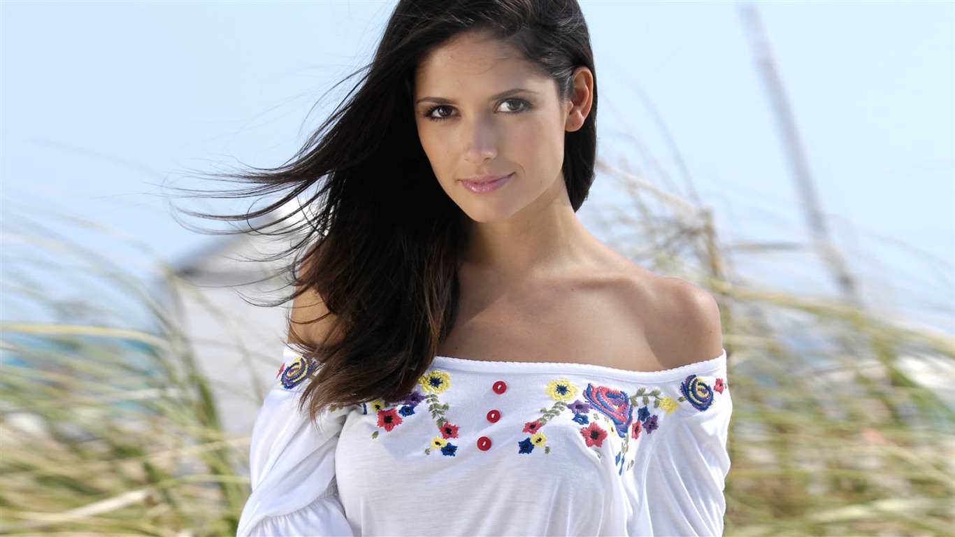 Carla Ossa krásné Tapety na plochu (3) #2 - 1366x768