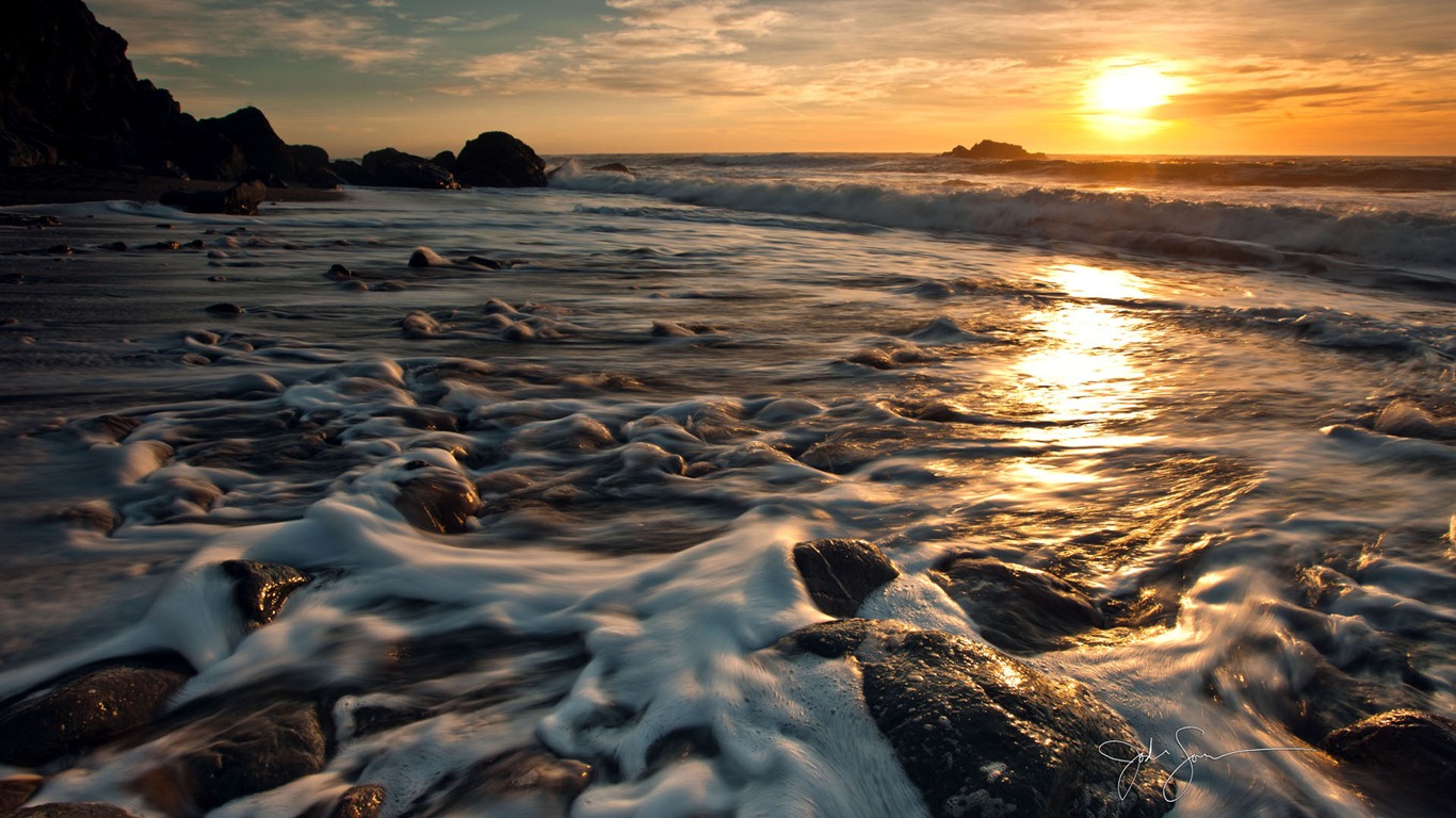 Windows 7 Wallpapers: Sunset Sunrise Beach #10 - 1366x768