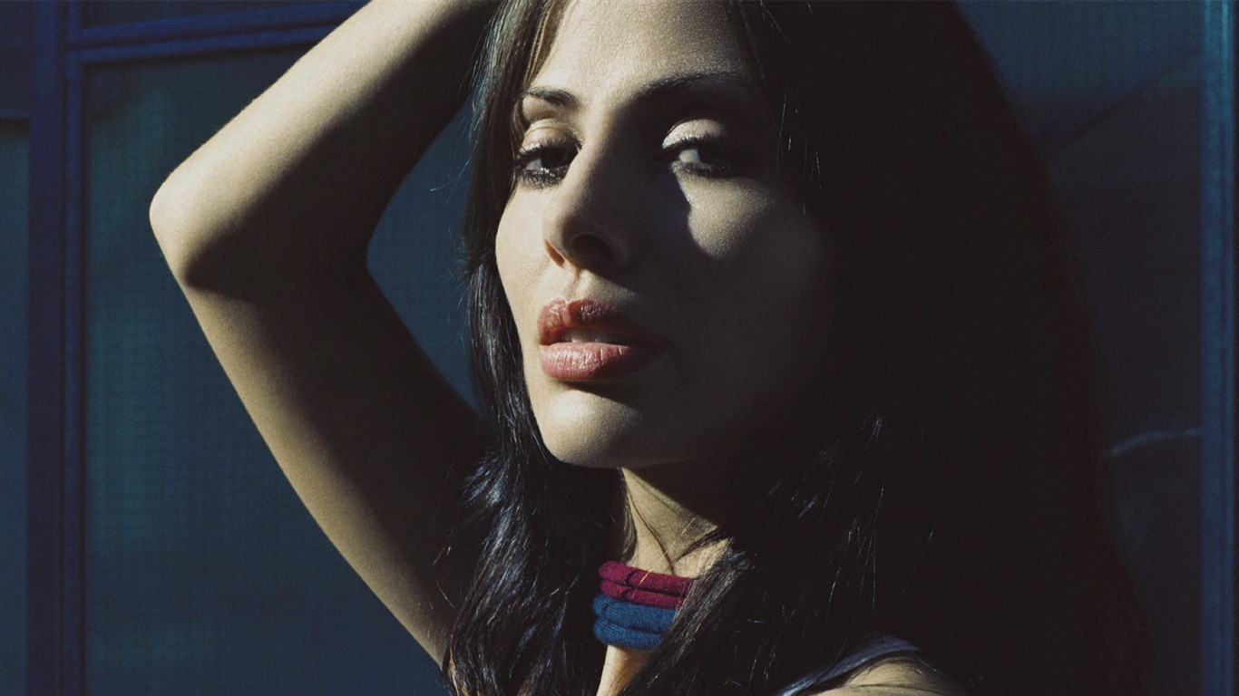 Natalie Imbruglia krásné Tapety na plochu #4 - 1366x768