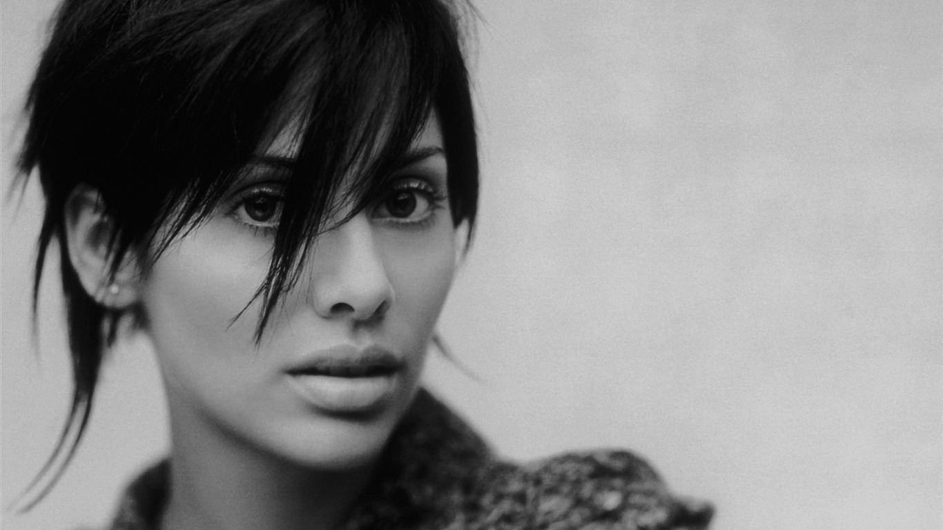 Natalie Imbruglia 娜塔莉·安博莉亞 美女壁紙 #5 - 1366x768