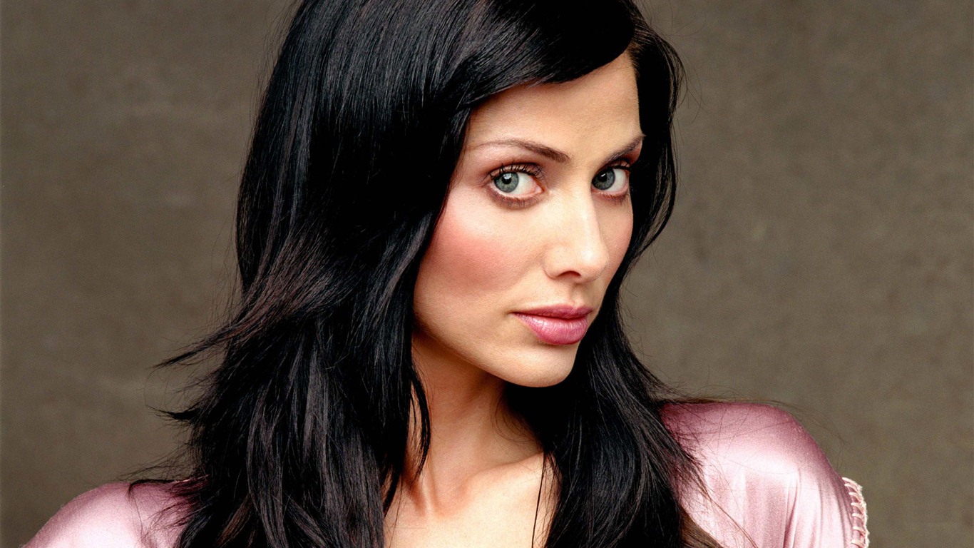 Natalie Imbruglia 娜塔莉·安博莉亞 美女壁紙 #12 - 1366x768