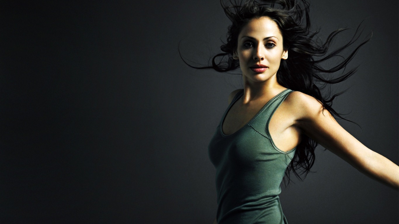 Natalie Imbruglia 娜塔莉·安博莉亞 美女壁紙 #28 - 1366x768