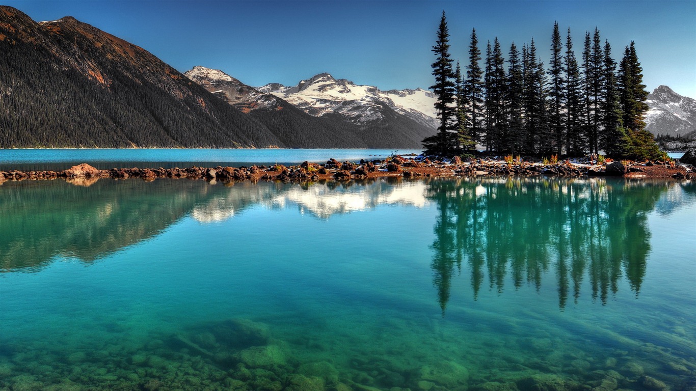 湖泊，大海，树木，森林，高山，精美风景壁纸14 - 1366x768