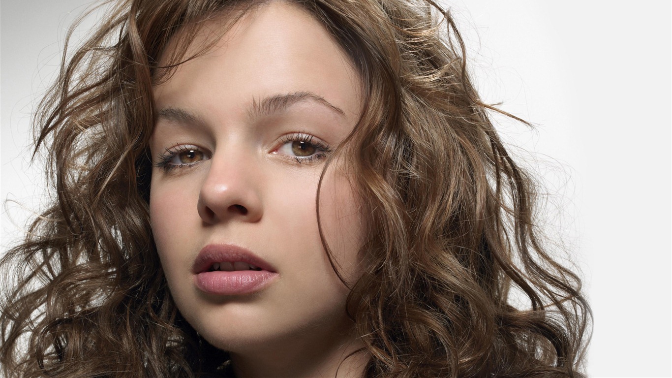 Amber Tamblyn 爱波·塔布琳 美女壁纸14 - 1366x768