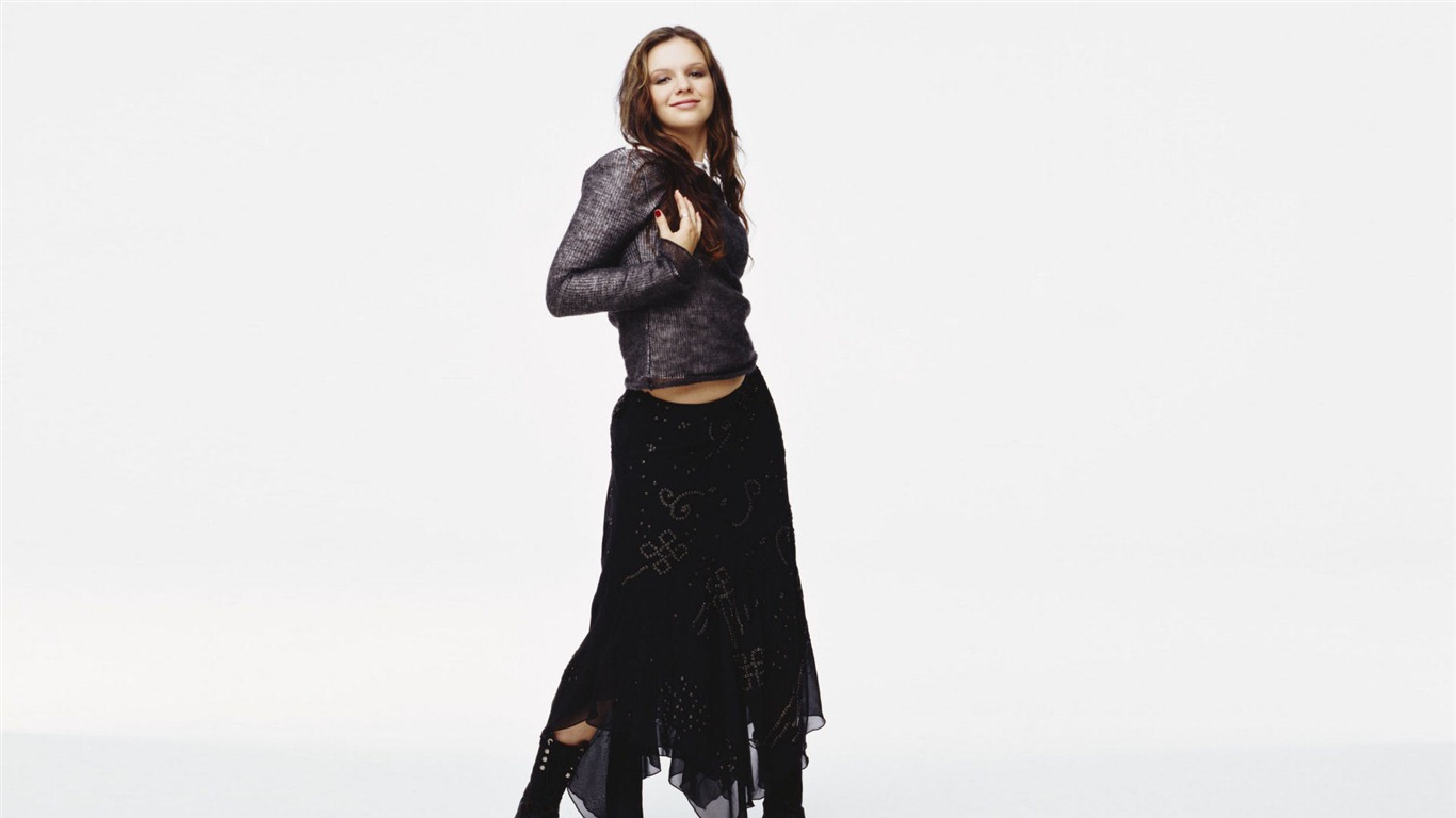 Amber Tamblyn beautiful wallpapers #23 - 1366x768