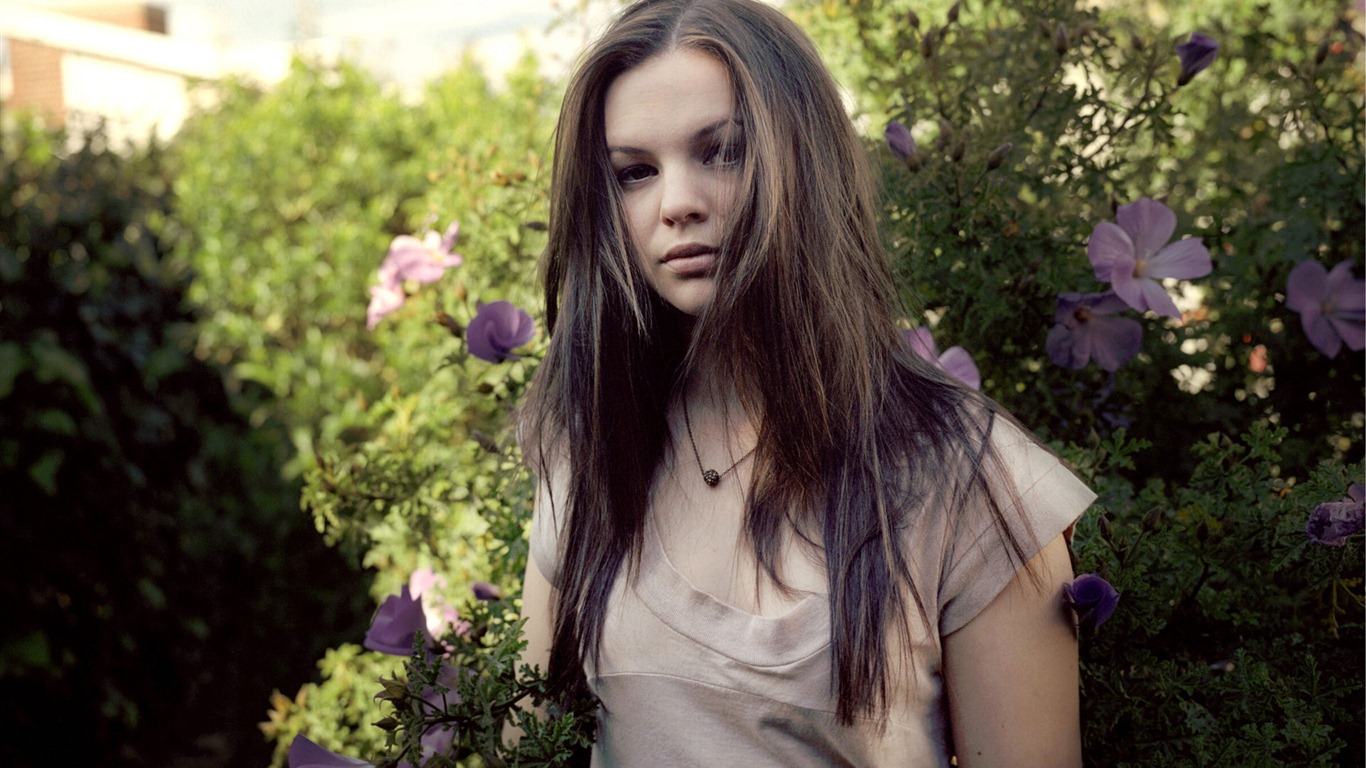 Amber Tamblyn 愛波·塔布琳 美女壁紙 #28 - 1366x768