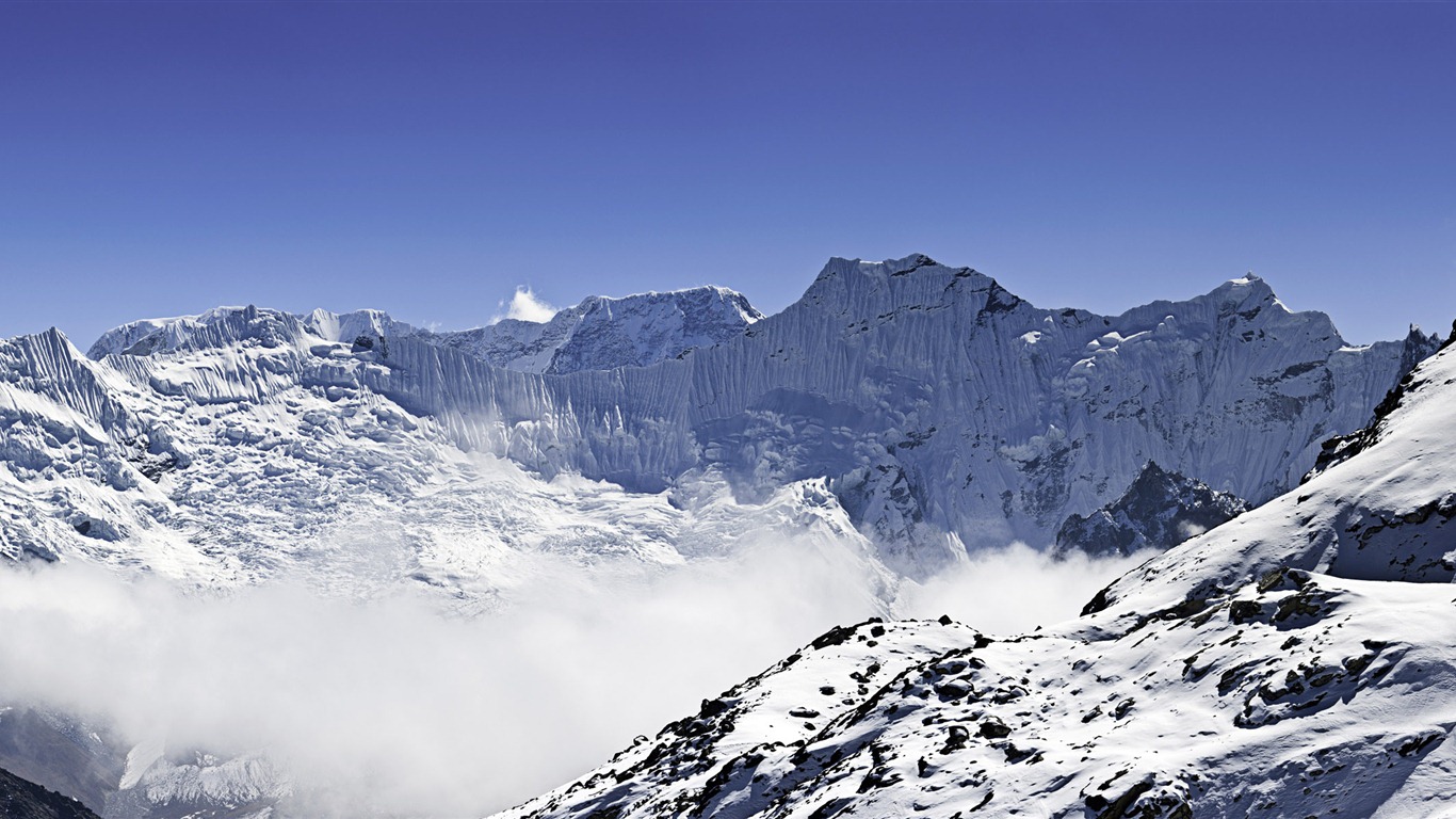 Windows 8 offiziellen Panorama Tapete, Wellen, Wälder, majestätische Berge #14 - 1366x768