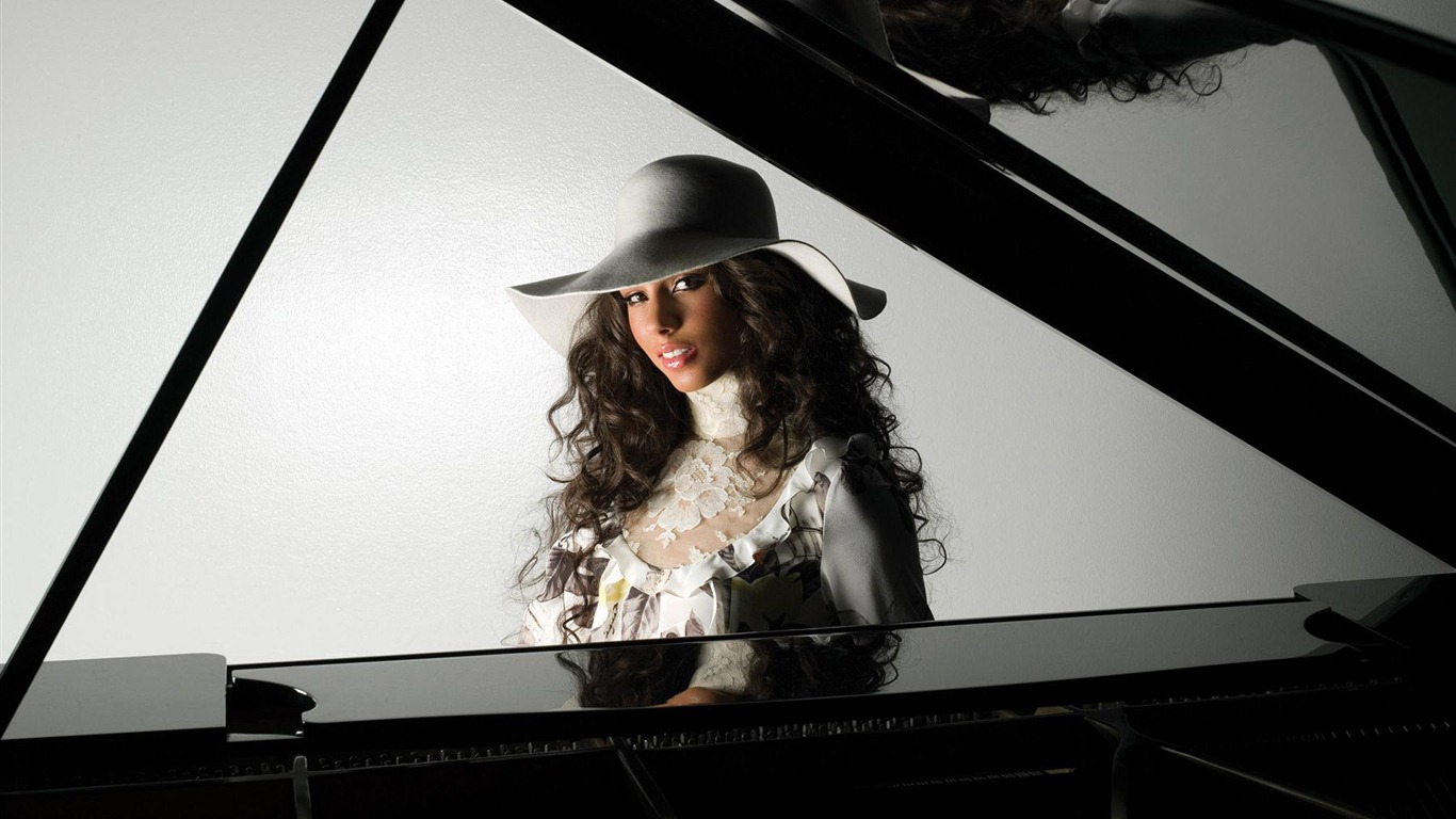 Alicia Keys krásné Tapety na plochu #4 - 1366x768