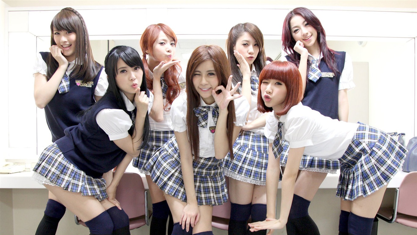 Weather Girls 天气女孩 高清壁纸8 - 1366x768