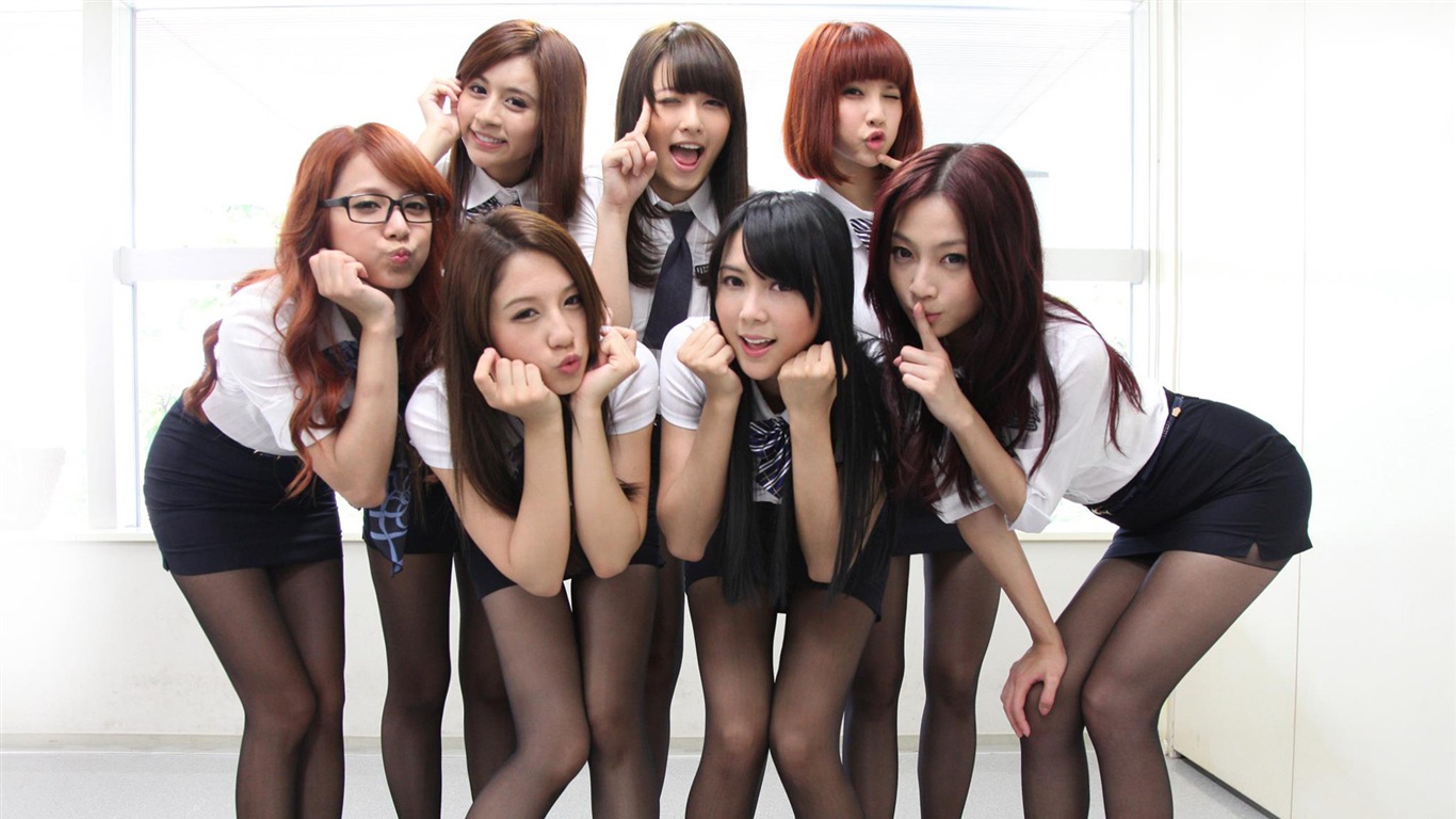 Weather Girls 天氣女孩 高清壁紙 #10 - 1366x768