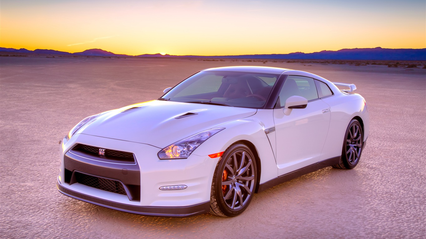 2013 Nissan GT-R R35 USA version 日产 美国版 高清壁纸15 - 1366x768