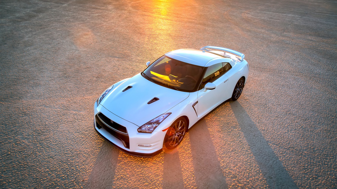 2013 Nissan GT-R R35 USA version 日产 美国版 高清壁纸17 - 1366x768