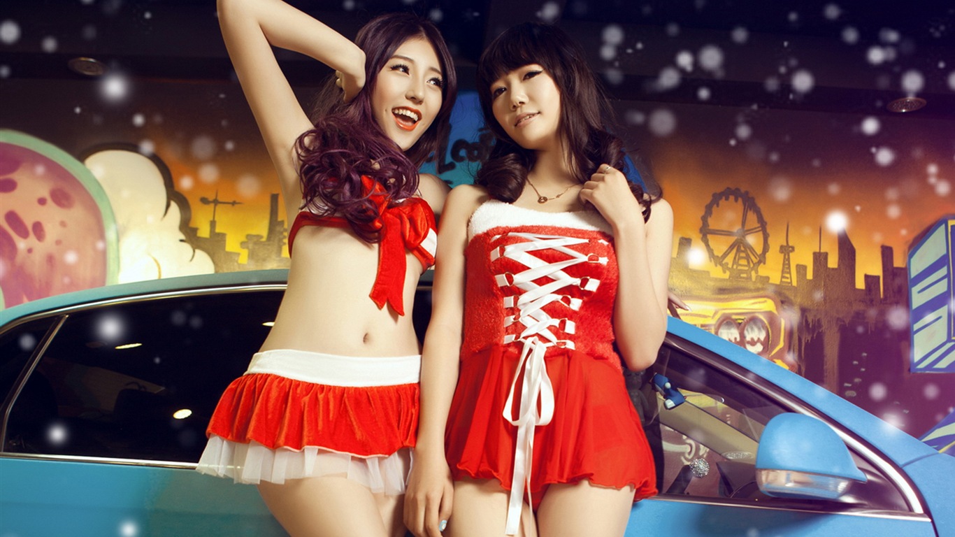 新年喜庆的红色装美女车模 高清壁纸1 - 1366x768