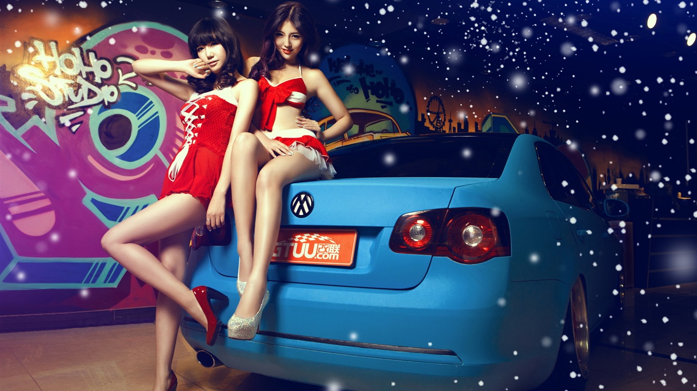 新年喜庆的红色装美女车模 高清壁纸6 - 1366x768