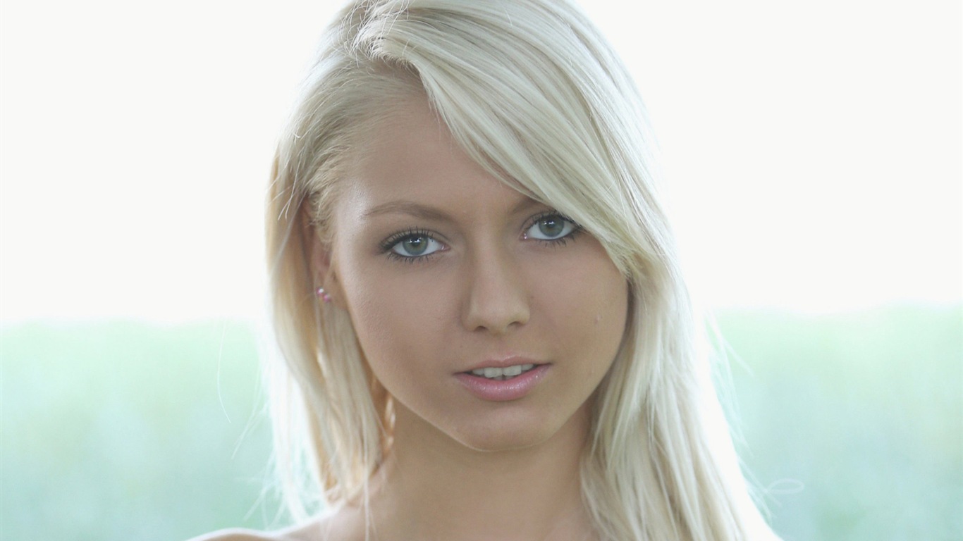 Annely Gerritsen HD Tapety na plochu #3 - 1366x768