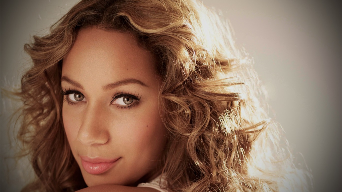 Leona Lewis 麗安娜·劉易斯 高清壁紙 #8 - 1366x768