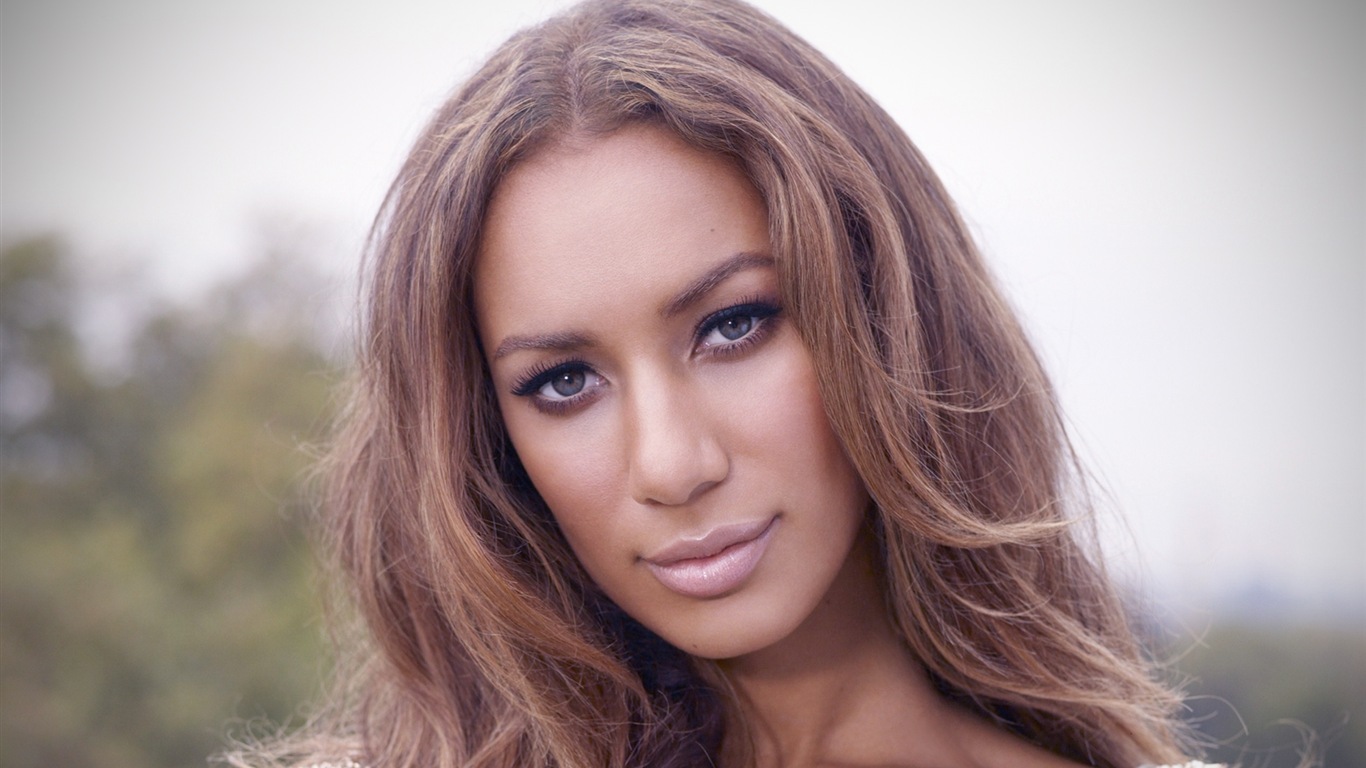 Leona Lewis 麗安娜·劉易斯 高清壁紙 #9 - 1366x768