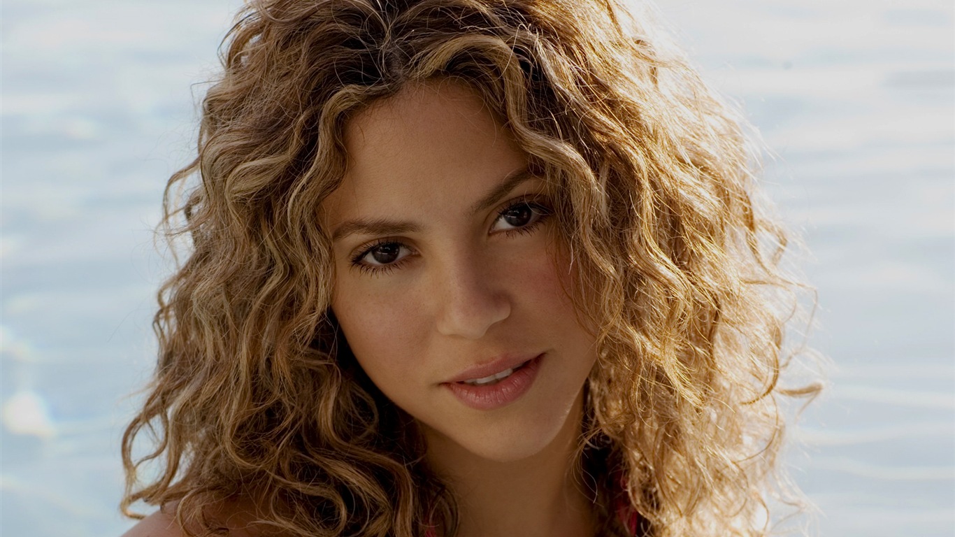 Shakira HD wallpapers #8 - 1366x768