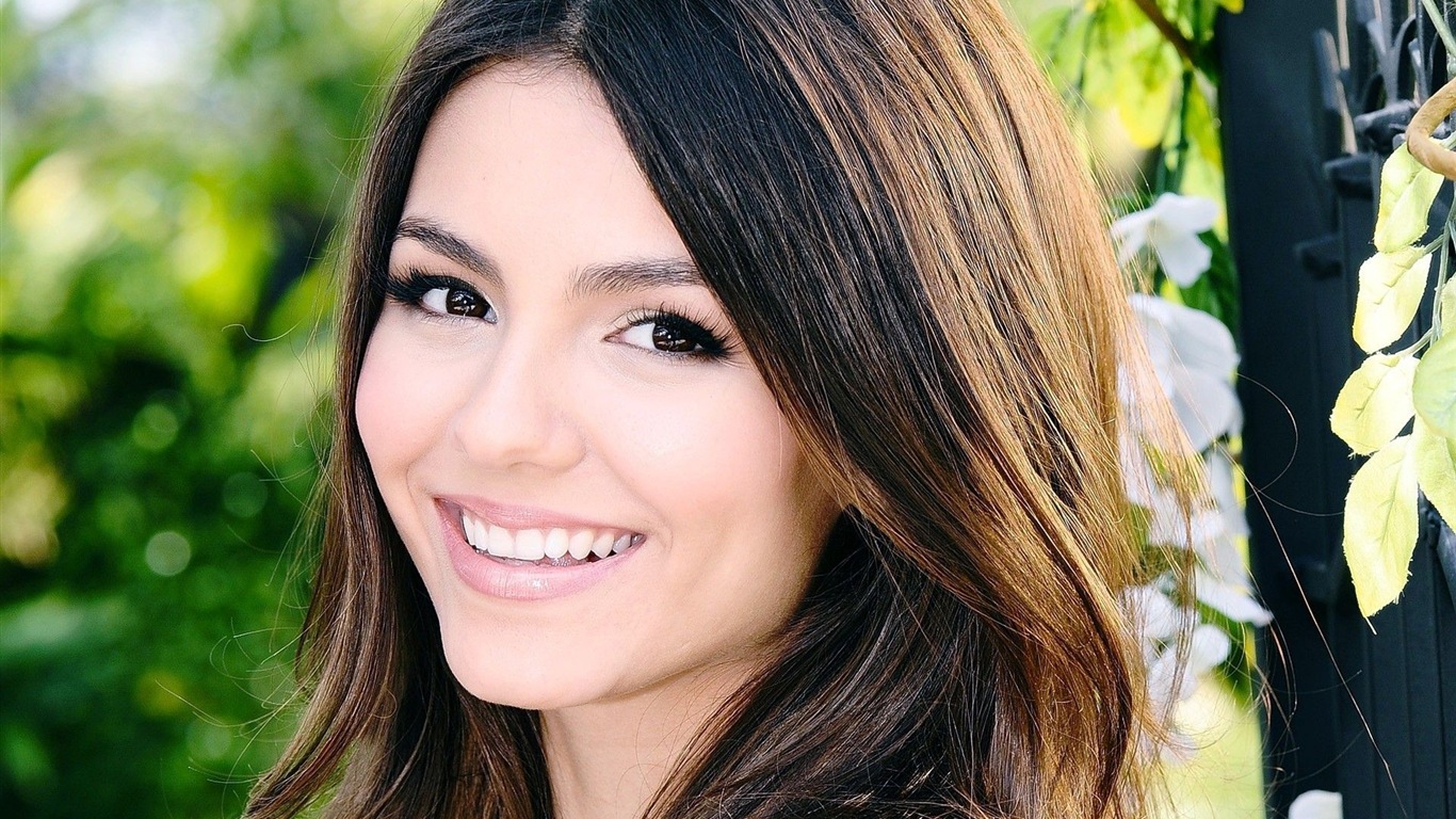 Victoria Justice 維多利亞·嘉絲蒂 美女壁紙 #37 - 1366x768