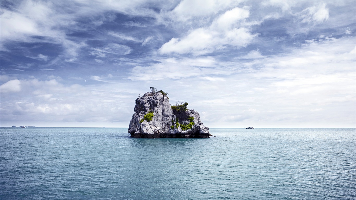 Windows 8 theme wallpaper: beautiful scenery in Thailand #12 - 1366x768