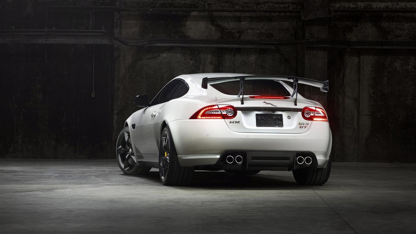 2014 Jaguar XKR-S GT 捷豹XKR-S GT跑车高清壁纸14 - 1366x768