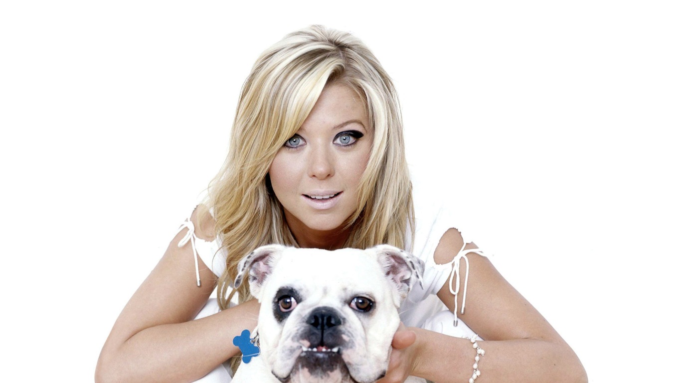 Tara Reid krásné Tapety na plochu #14 - 1366x768