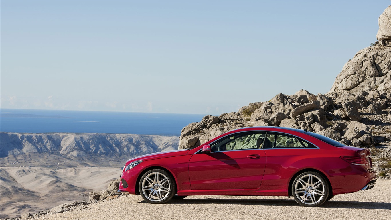 2014 Mercedes-Benz E-Class Coupe 奔驰跑车高清壁纸7 - 1366x768