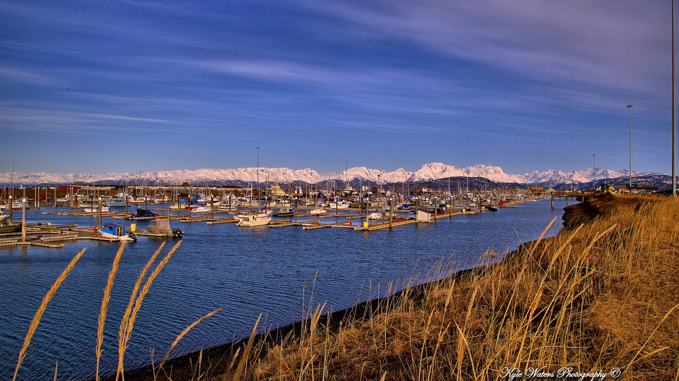 Windows 8 theme wallpaper: Alaska Scenery #12 - 1366x768