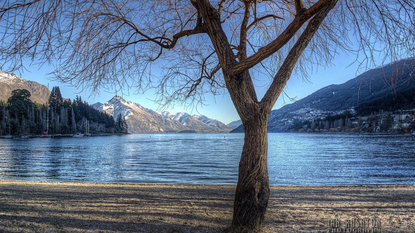 Windows 8 Theme Wallpaper: Queenstown, New Zealand #12 - 1366x768