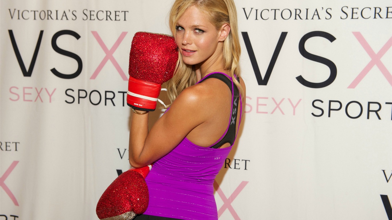 Erin Heatherton krásné Tapety na plochu #15 - 1366x768