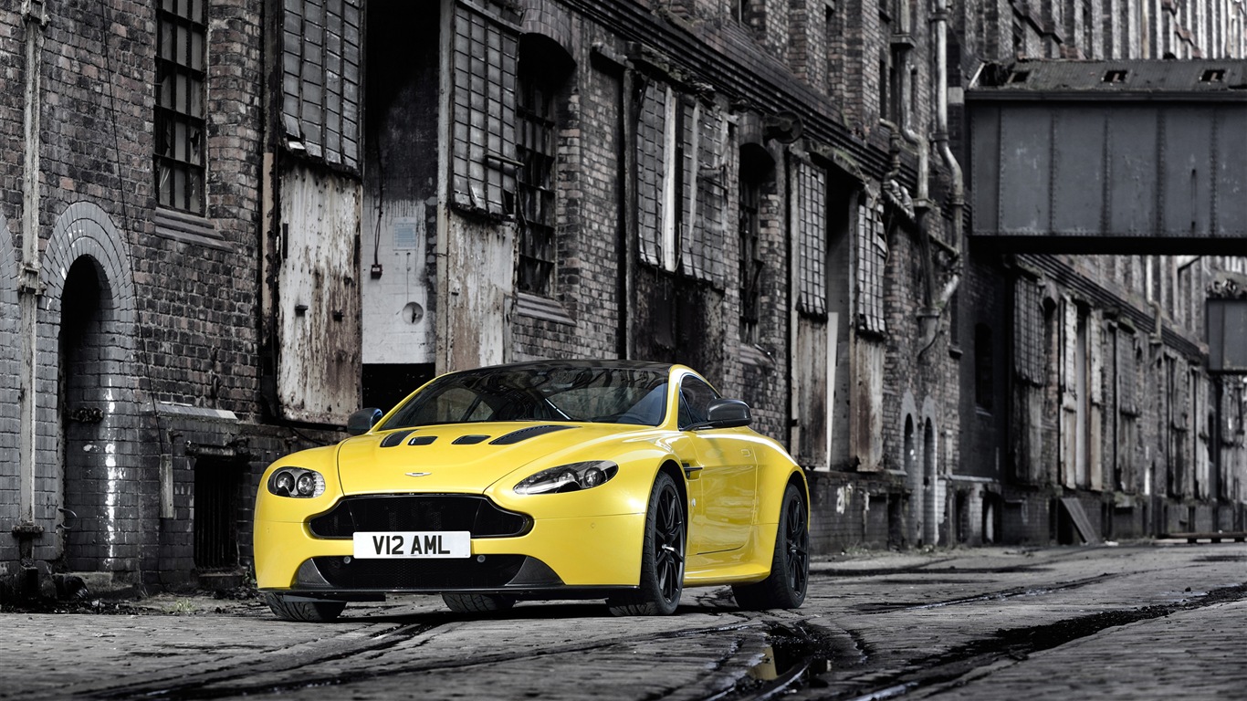 2013 Aston Martin V12 Vantage S 阿斯顿·马丁V12 Vantage 高清壁纸1 - 1366x768