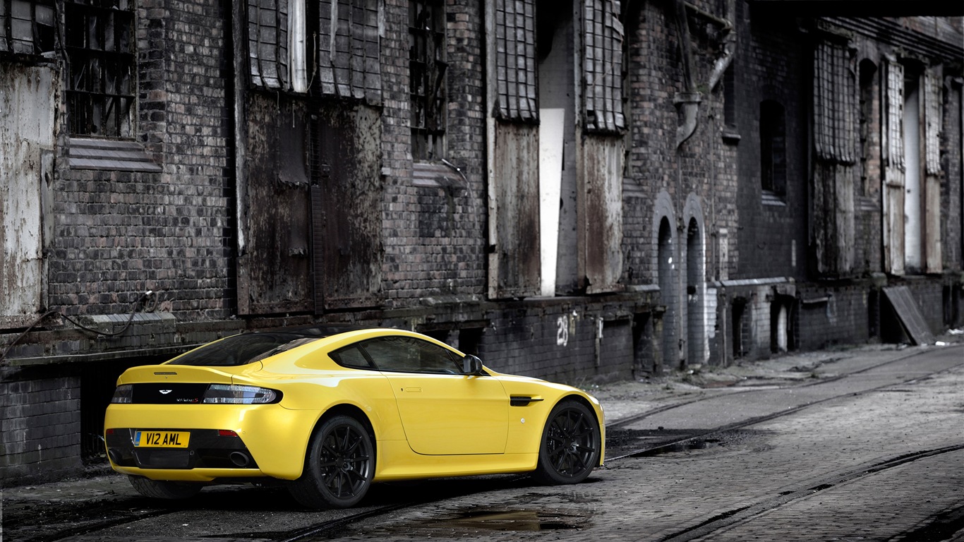 2013 Aston Martin V12 Vantage S 阿斯頓·馬丁V12 Vantage 高清壁紙 #3 - 1366x768