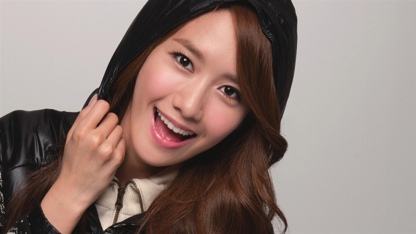 Girls Generation, Lim YoonA HD Wallpaper #19 - 1366x768