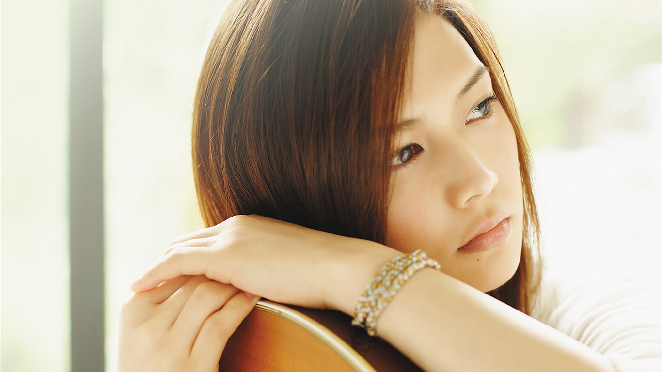 Japanese singer Yoshioka Yui HD wallpapers #13 - 1366x768