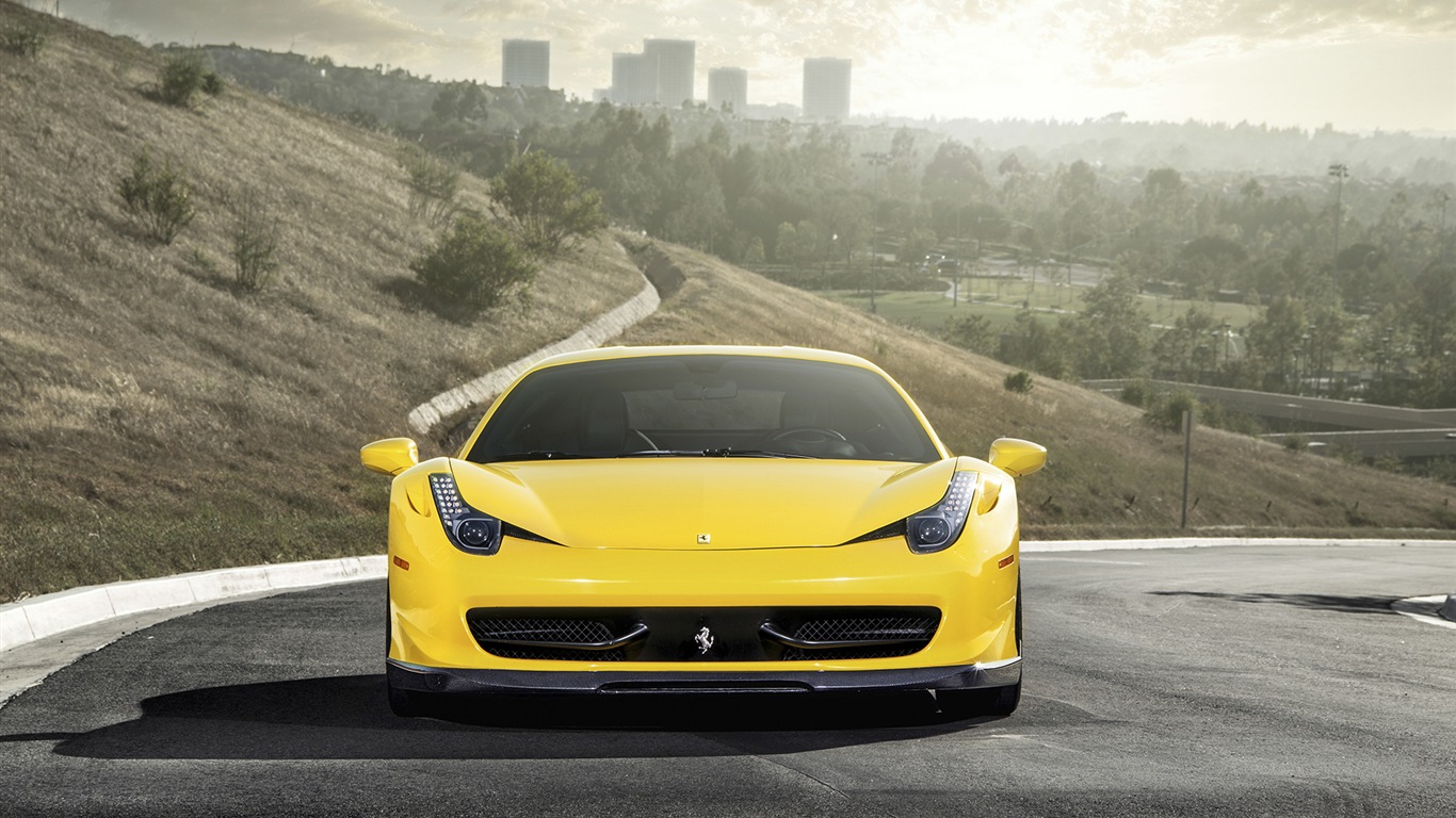 2013 Ferrari 458 Italia with 458-V 法拉利 高清壁纸3 - 1366x768