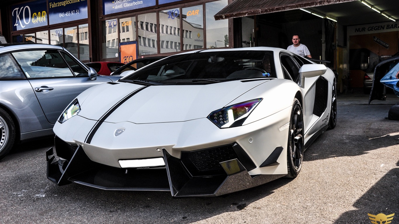 2013 람보르기니 Aventador LP900 SV 한정판 HD 배경 화면 #1 - 1366x768