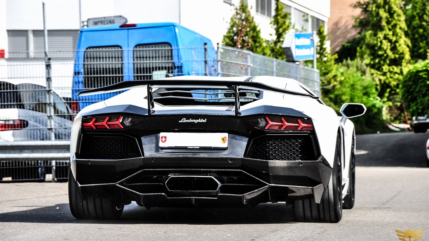 2013 Lamborghini Aventador LP900 SV Limited Edition 蘭博基尼 限量版高清壁紙 #10 - 1366x768