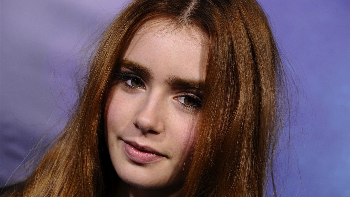 Lily Collins hermosos fondos de pantalla #2 - 1366x768