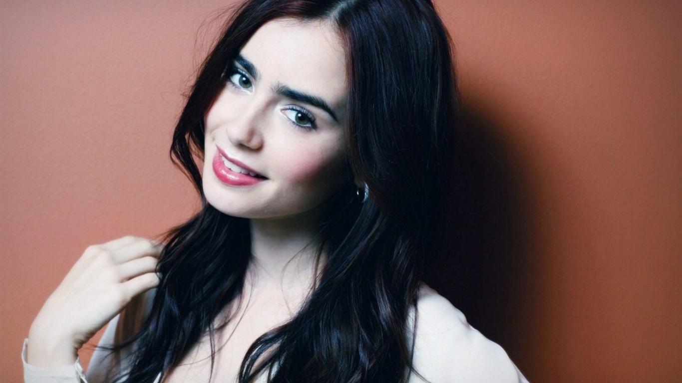 Lily Collins beautiful wallpapers #6 - 1366x768