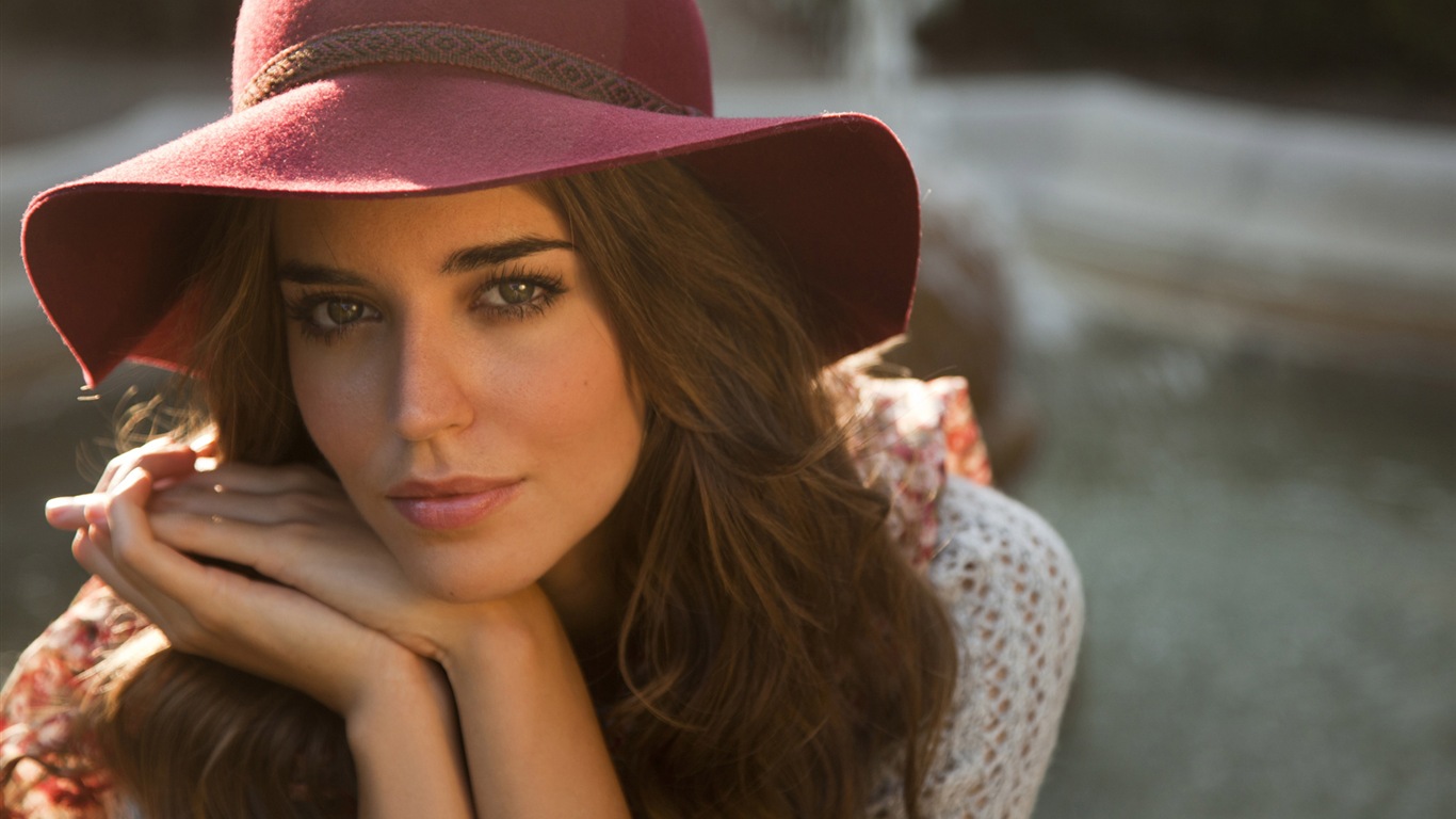 Clara Alonso HD tapety na plochu #5 - 1366x768