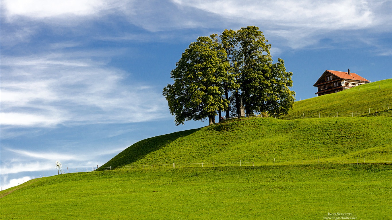 Windows 8 主题壁纸：欧洲风景区2 - 1366x768