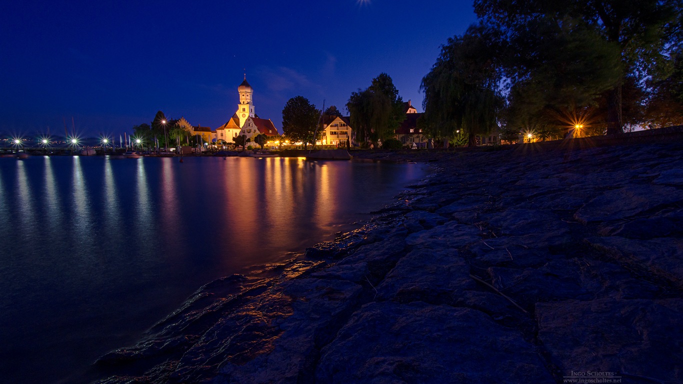 Windows 8 Theme Wallpaper: Scenic Europa #5 - 1366x768