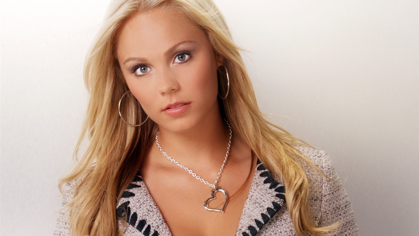 Laura Vandervoort HD wallpapers #6 - 1366x768